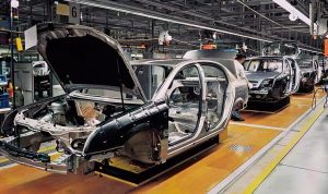 Türkiye otomotiv sanayisi zorlu geçmesi beklenen 2025 yılını aşmak için rekabet gücünü artırmalı: İhracat daralacak