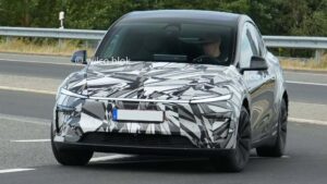 Tesla Model Y L Avrupa’ya Geliyor