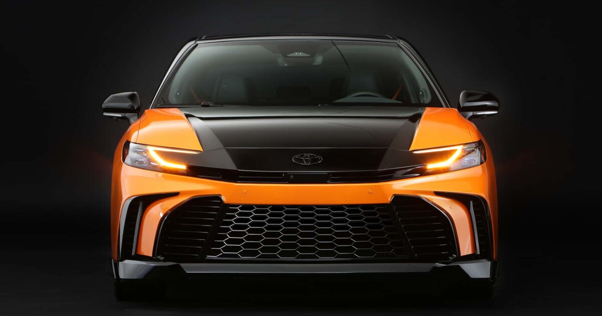 Toyota Camry Apex Geliyor Mu?