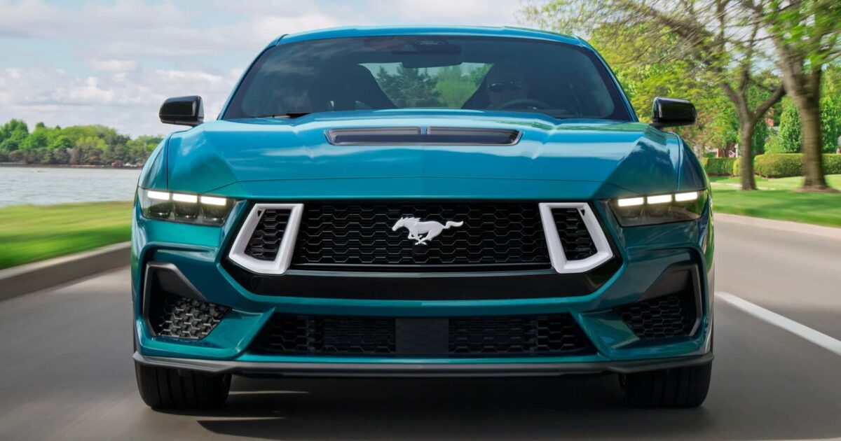 Ford’dan 4 Kapılı Mustang