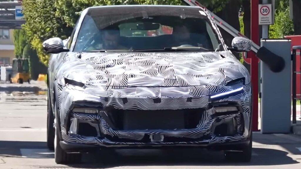 Ferrari Purosangue’ye Hibrit Güç Seçeneği Geliyor Mu?