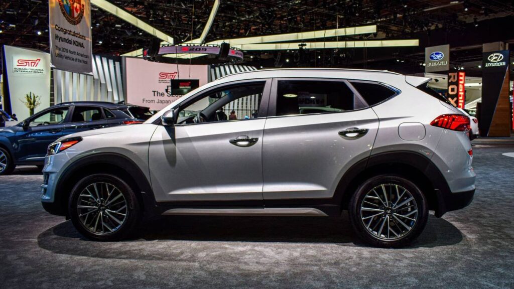 Hyundai Tucson NX5: Dev Ekrana Rağmen Fiziksel Tuşları Korudu