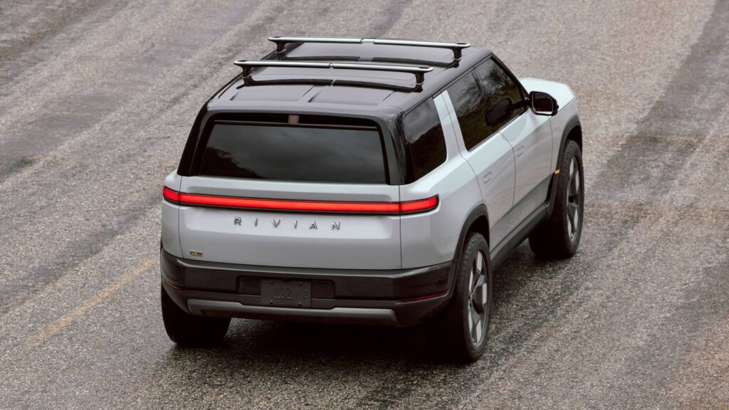 Rivian R2, Amiral Gemisi R1’den Daha Hızlı Yazılım Güncellemeleri Alıyor